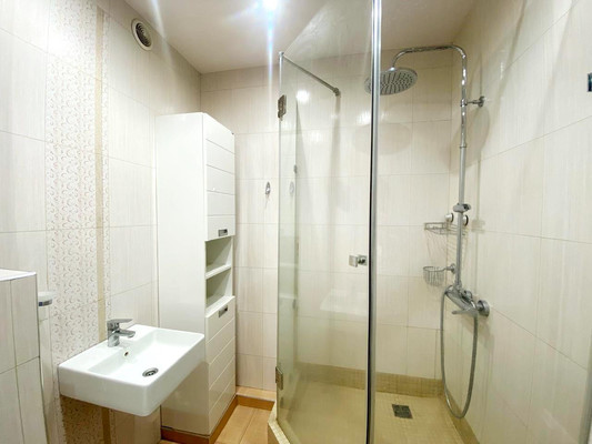Продам трехкомнатную (3-комн.) квартиру, Виноградный 5-й проезд, 8, Пенза г