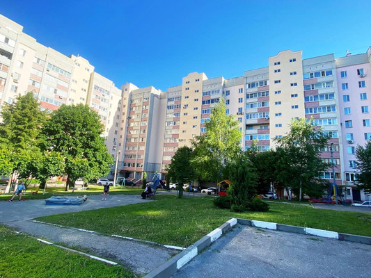 Продам трехкомнатную (3-комн.) квартиру, Виноградный 5-й проезд, 8, Пенза г