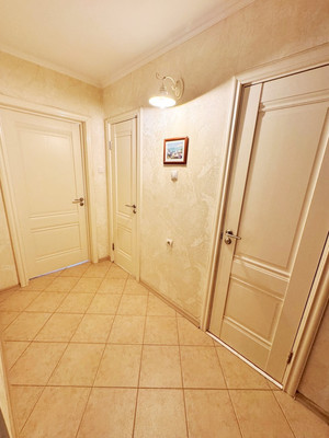 Продам трехкомнатную (3-комн.) квартиру, Максимова ул, 40, Казань г