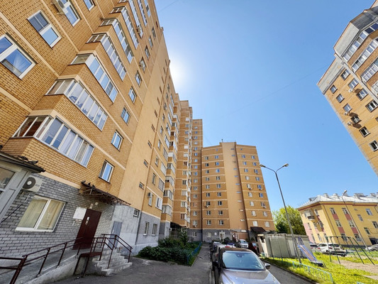 Продам трехкомнатную (3-комн.) квартиру, Максимова ул, 40, Казань г