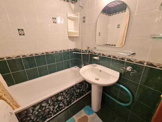 Продам трехкомнатную (3-комн.) квартиру, Южнобутовская ул, 121, Москва г