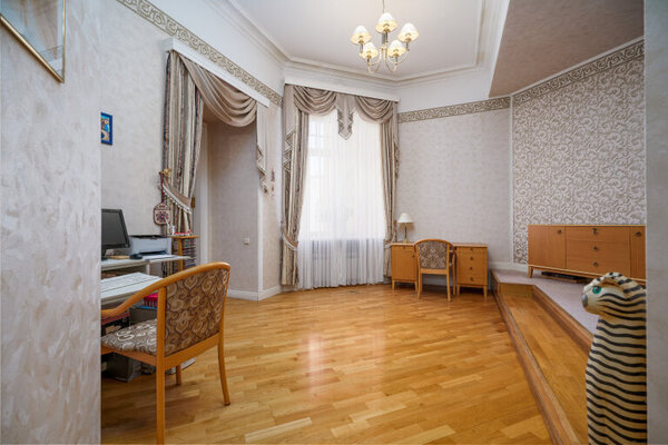 Продам многокомнатную квартиру, Каменноостровский пр-кт, 26-28, Санкт-Петербург г