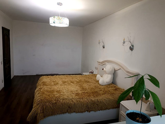 Продам трехкомнатную (3-комн.) квартиру, 9, Островцы д
