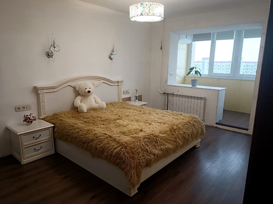 Продам трехкомнатную (3-комн.) квартиру, 9, Островцы д