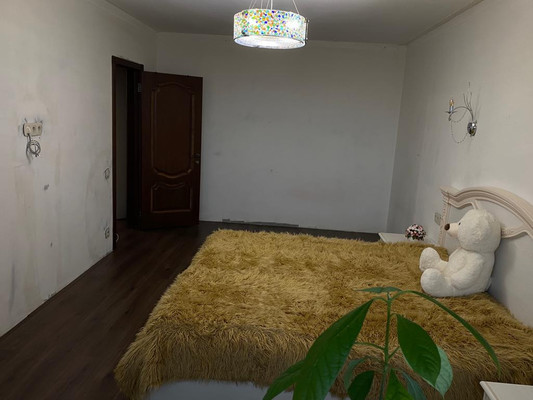 Продам трехкомнатную (3-комн.) квартиру, 9, Островцы д