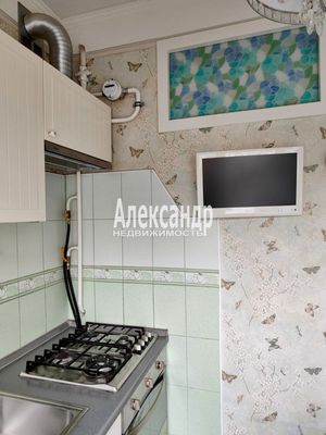 Продам двухкомнатную (2-комн.) квартиру, Новочеркасский пр-кт, 61, Санкт-Петербург г