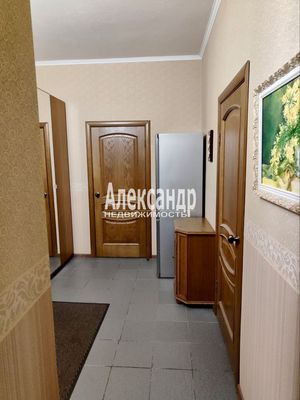 Продам двухкомнатную (2-комн.) квартиру, Новочеркасский пр-кт, 61, Санкт-Петербург г