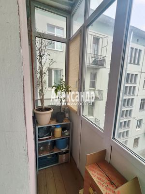 Продам двухкомнатную (2-комн.) квартиру, Новочеркасский пр-кт, 61, Санкт-Петербург г