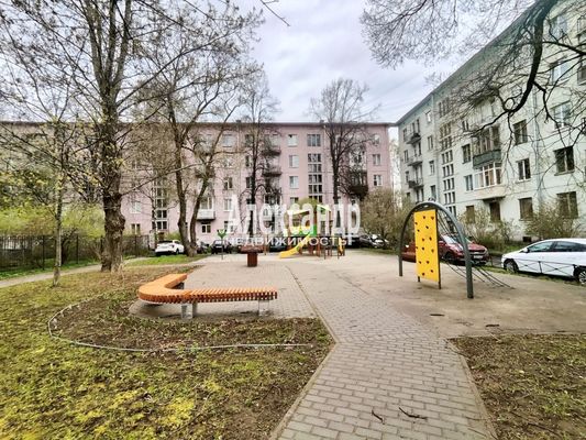 Продам двухкомнатную (2-комн.) квартиру, Новочеркасский пр-кт, 61, Санкт-Петербург г
