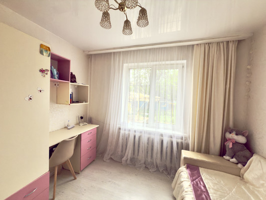 Продам трехкомнатную (3-комн.) квартиру, Миллера Ж.А. ул, 6а, Симферополь г