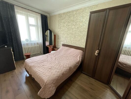 Продам двухкомнатную (2-комн.) квартиру, Комсомольская ул, 30, Киров г