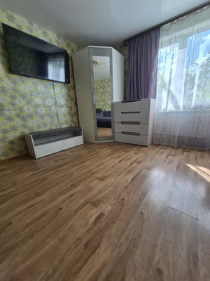 Продам трехкомнатную (3-комн.) квартиру, Зари ул, 16, Нижний Тагил г