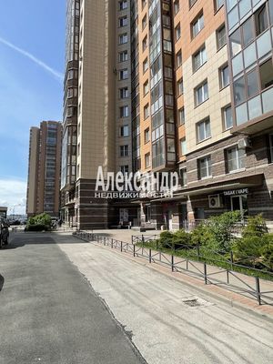 Сдам торговое помещение 37,4 м2, Королёва пр-кт, 65, Санкт-Петербург г