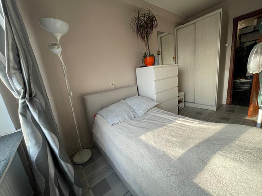 Продам трехкомнатную (3-комн.) квартиру, Купчинская ул, 10к2, Санкт-Петербург г