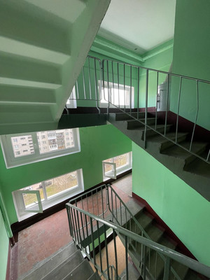 Продам трехкомнатную (3-комн.) квартиру, Купчинская ул, 10к2, Санкт-Петербург г