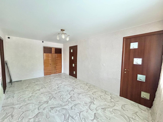 Продам трехкомнатную (3-комн.) квартиру, 2-й Гвардейской Армии ул, 47, Симферополь г