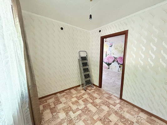 Продам трехкомнатную (3-комн.) квартиру, 2-й Гвардейской Армии ул, 47, Симферополь г