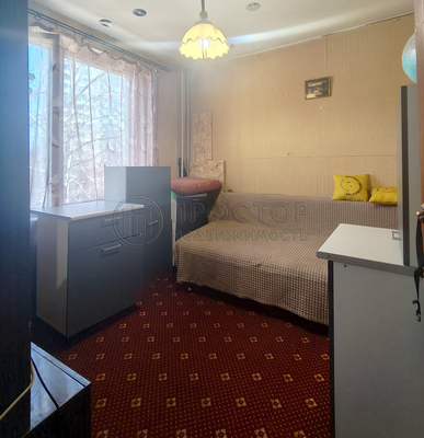 Продам трехкомнатную (3-комн.) квартиру, Тёплый Стан ул, 12к4, Москва г