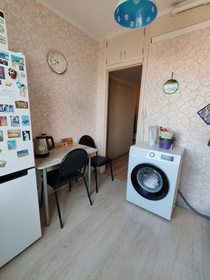 Продам трехкомнатную (3-комн.) квартиру, Дубнинская ул, 12к3, Москва г