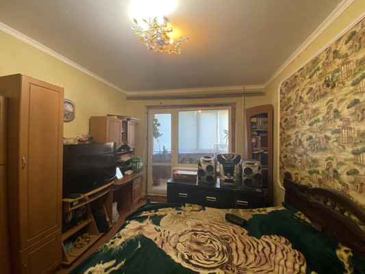 Продам трехкомнатную (3-комн.) квартиру, Маршала Жукова ул, 27, Симферополь г