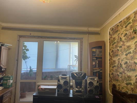 Продам трехкомнатную (3-комн.) квартиру, Маршала Жукова ул, 27, Симферополь г
