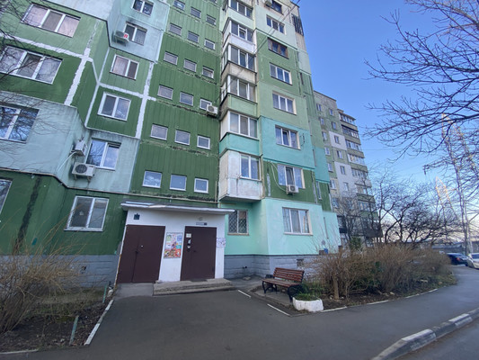 Продам трехкомнатную (3-комн.) квартиру, Маршала Жукова ул, 27, Симферополь г