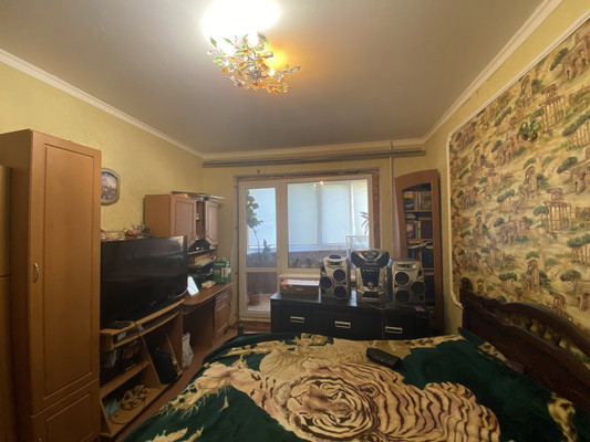 Продам трехкомнатную (3-комн.) квартиру, Маршала Жукова ул, 27, Симферополь г