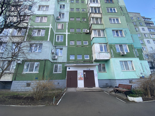Продам трехкомнатную (3-комн.) квартиру, Маршала Жукова ул, 27, Симферополь г