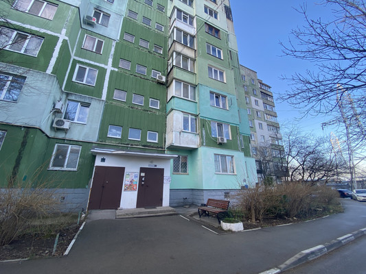 Продам трехкомнатную (3-комн.) квартиру, Маршала Жукова ул, 27, Симферополь г