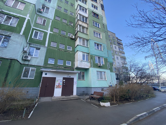Продам трехкомнатную (3-комн.) квартиру, Маршала Жукова ул, 27, Симферополь г