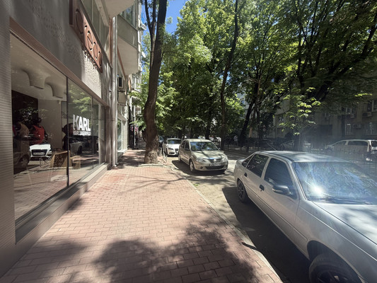 Продам трехкомнатную (3-комн.) квартиру, И.Франко б-р, 6в, Симферополь г