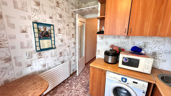 Продам двухкомнатную (2-комн.) квартиру, 1 Мая ул, 83, Воткинск г