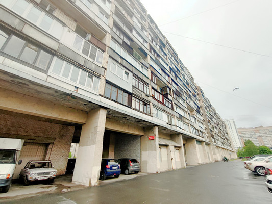 Продам комнату в 17-комн. квартире, Нахимова ул, 1А, Санкт-Петербург г