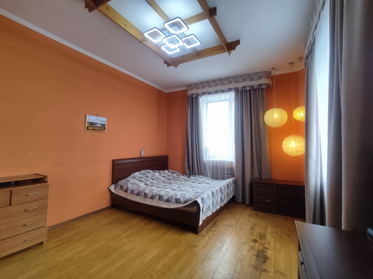 Продам многокомнатную квартиру, Московская ул, 2, Киров г