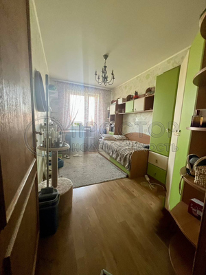 Продам трехкомнатную (3-комн.) квартиру, Героев Панфиловцев ул, 14к1, Москва г