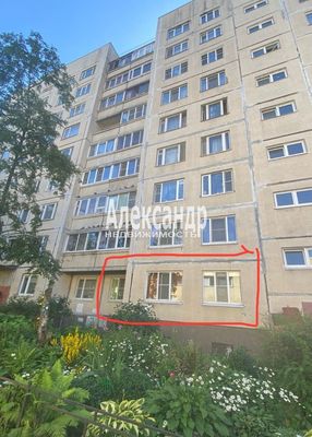 Продам многокомнатную квартиру, Шлиссельбургский пр-кт, 5к2, Санкт-Петербург г