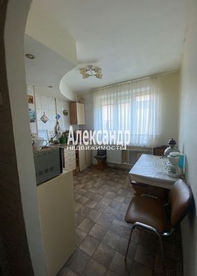 Продам многокомнатную квартиру, Шлиссельбургский пр-кт, 5к2, Санкт-Петербург г