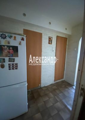 Продам многокомнатную квартиру, Шлиссельбургский пр-кт, 5к2, Санкт-Петербург г