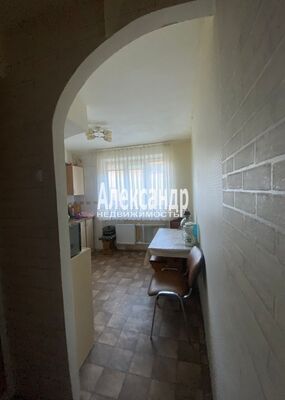 Продам многокомнатную квартиру, Шлиссельбургский пр-кт, 5к2, Санкт-Петербург г