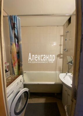 Продам многокомнатную квартиру, Шлиссельбургский пр-кт, 5к2, Санкт-Петербург г