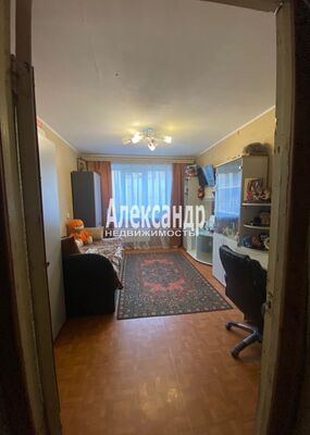 Продам многокомнатную квартиру, Шлиссельбургский пр-кт, 5к2, Санкт-Петербург г
