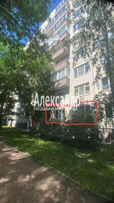Продам многокомнатную квартиру, Шлиссельбургский пр-кт, 5к2, Санкт-Петербург г