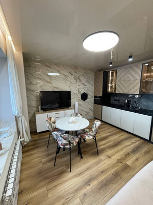 Продам трехкомнатную (3-комн.) квартиру, Норильская ул, 6, Иркутск г