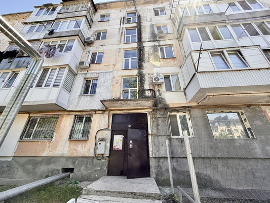 Продам однокомнатную (1-комн.) квартиру, Строителей ул, 6, Молодежное пгт