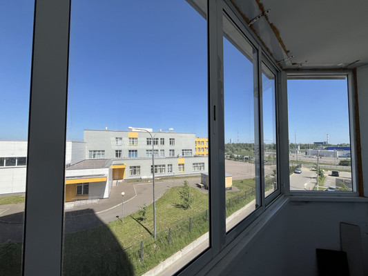 Продам двухкомнатную (2-комн.) квартиру, 65 лет Победы б-р, 6а, Серпухов г