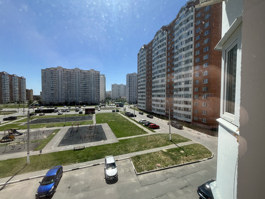 Продам двухкомнатную (2-комн.) квартиру, 65 лет Победы б-р, 6а, Серпухов г