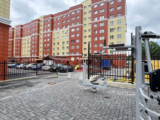 Продам двухкомнатную (2-комн.) квартиру, Профсоюзная ул, 230к1, Вольный Аул кп
