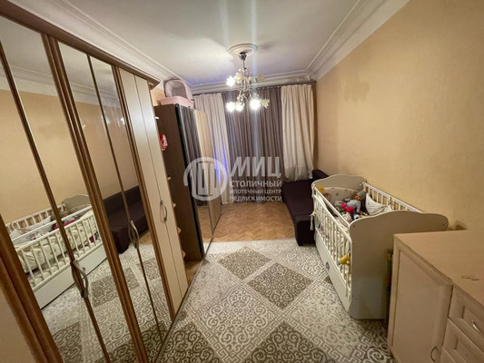 Продам трехкомнатную (3-комн.) квартиру, Старая Басманная ул, 22кАс3, Москва г