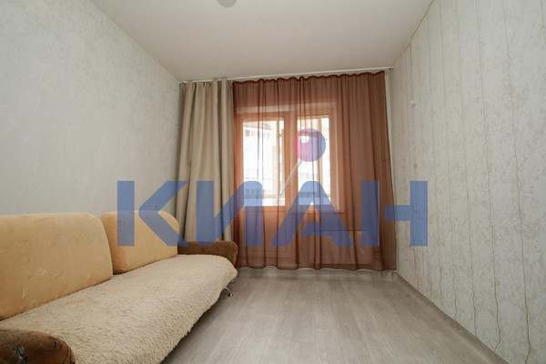 Продам двухкомнатную (2-комн.) квартиру, Молокова ул, 10, Красноярск г