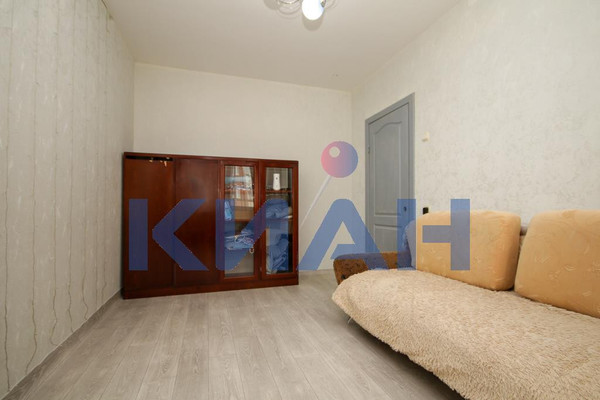 Продам двухкомнатную (2-комн.) квартиру, Молокова ул, 10, Красноярск г